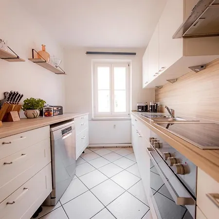 Bonnystay Gallery Im Zentrum * Λάντσχουτ